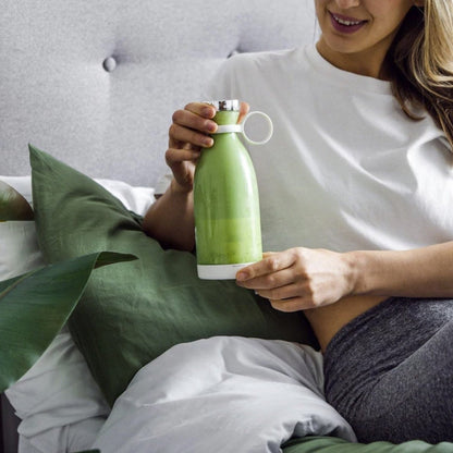 Portable USB Blender Bottle — Fresh Smoothies Anywhere, Charges via USB